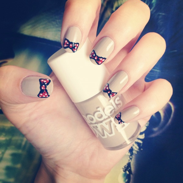 Creative Nail Concepts for Your Next Manicure : Cute Black Bow Nails