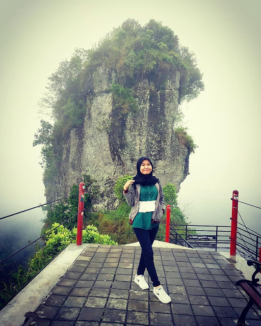 Menikmati panorama kulon progo dari Puncak Widosari