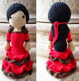http://tejiendoconmax.blogspot.com.es/2015/01/flamenca-con-volantes-crochet.html
