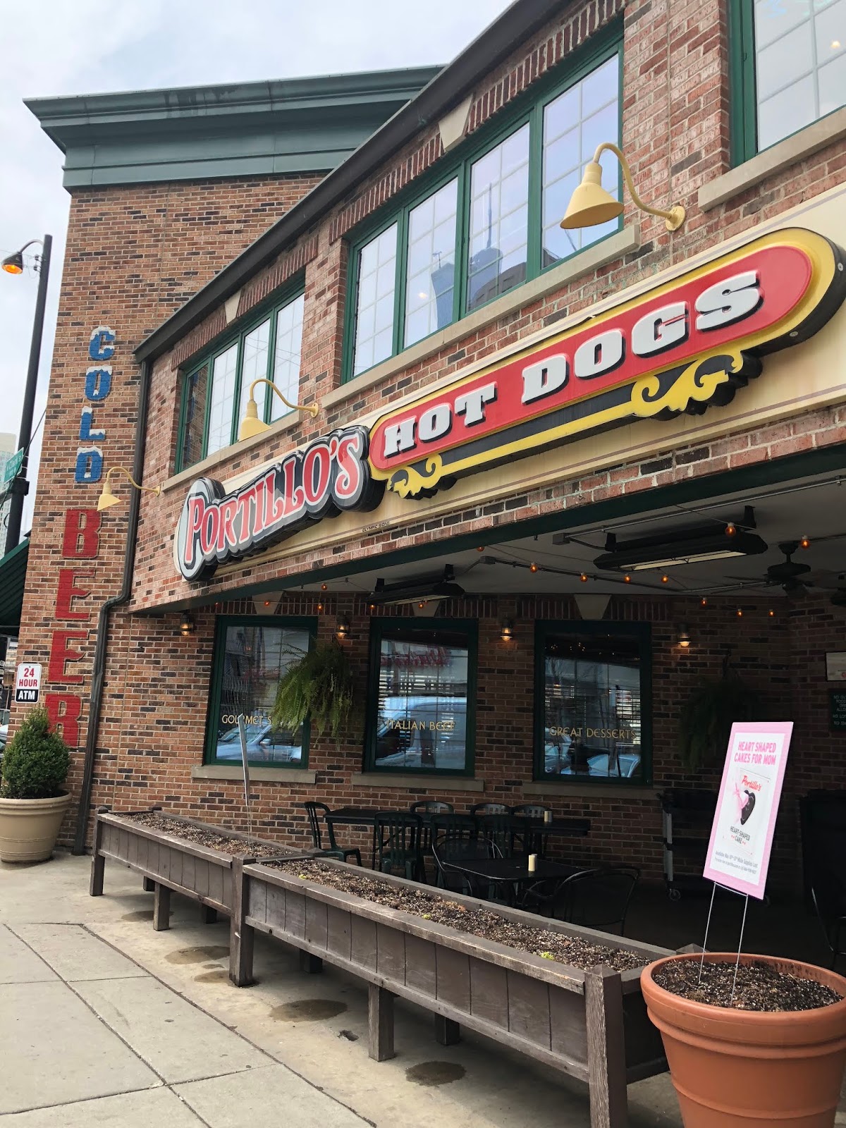 GREAT EATS HAWAII PORTILLO'S CHICAGO, IL