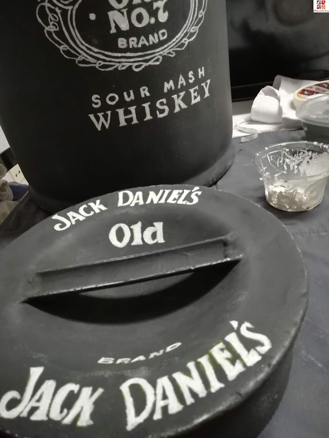 lechera pintada a mano