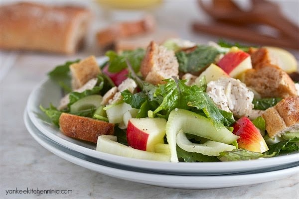 Turkey or chicken, apple, fennel and bread salad: a healthy, hearty meal salad
