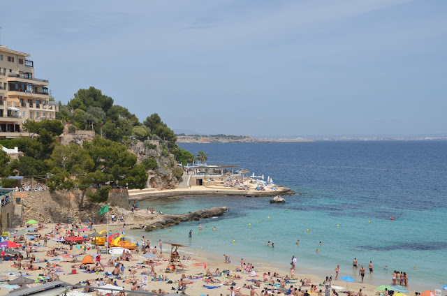 Praia de Illetas, Mallorca. Praia de Illetas, Mallorca.