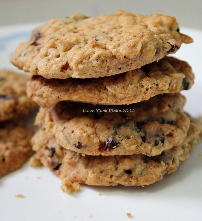 I Love. I Cook. I Bake. Oatmeal & Dried Cranberries Chewy Cookies
