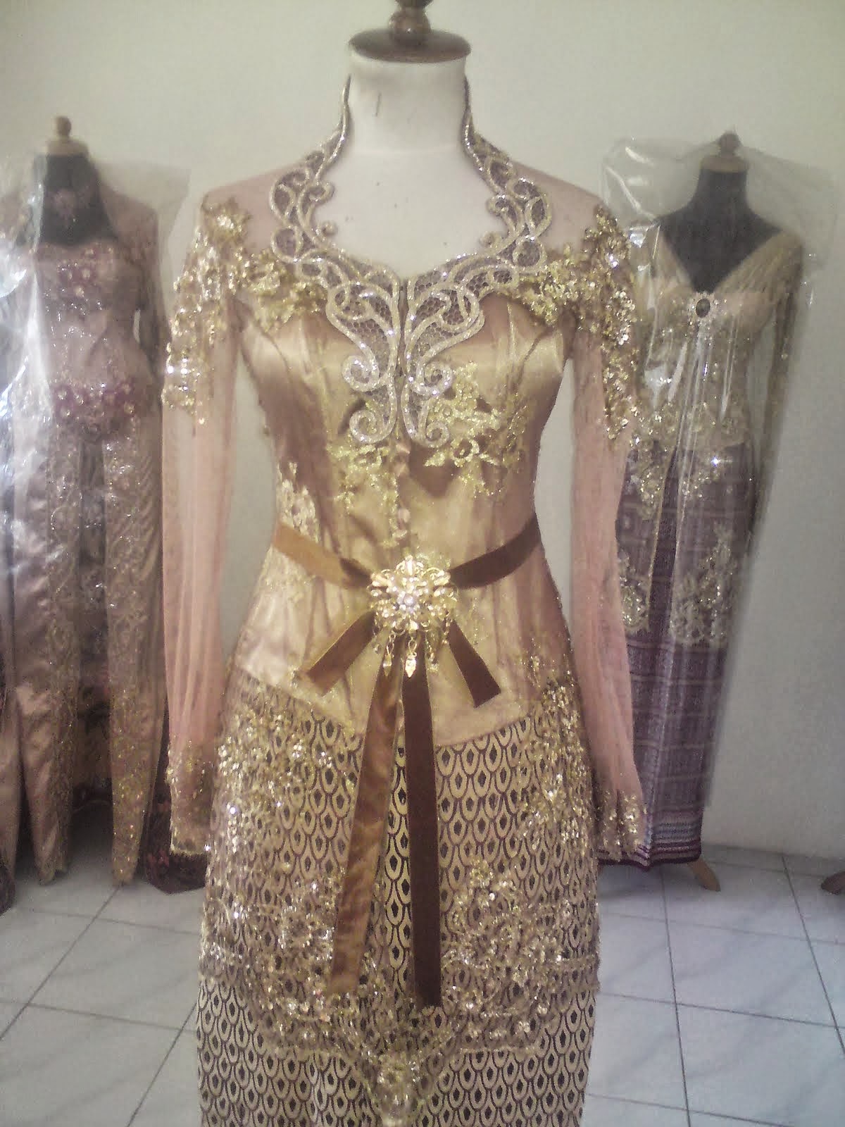 Model Baju Kebaya Untuk Wisuda Yang Popular Kumpulan Model Baju Kebaya Untuk Wisuda Yang Popular Kumpulan