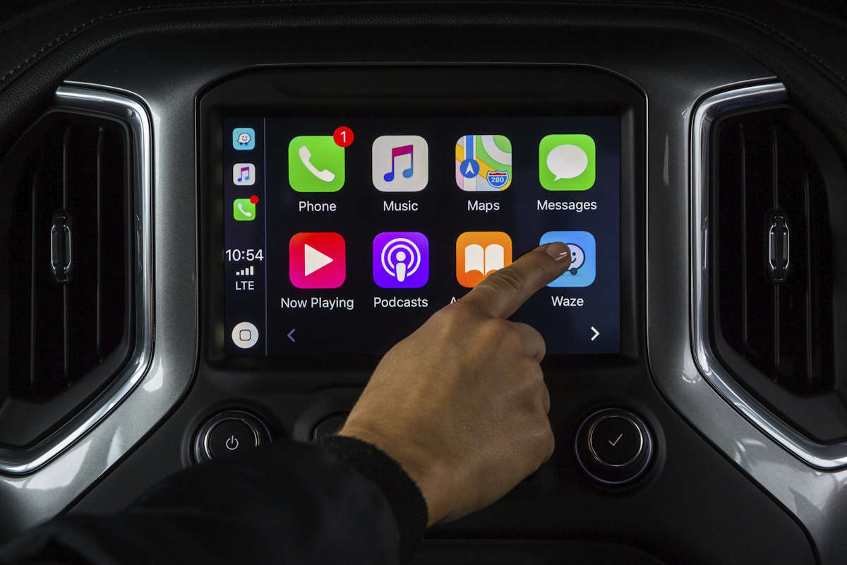 Waze Can Now Integrate with CarPlay, Spotify, and More | CarGuide.PH