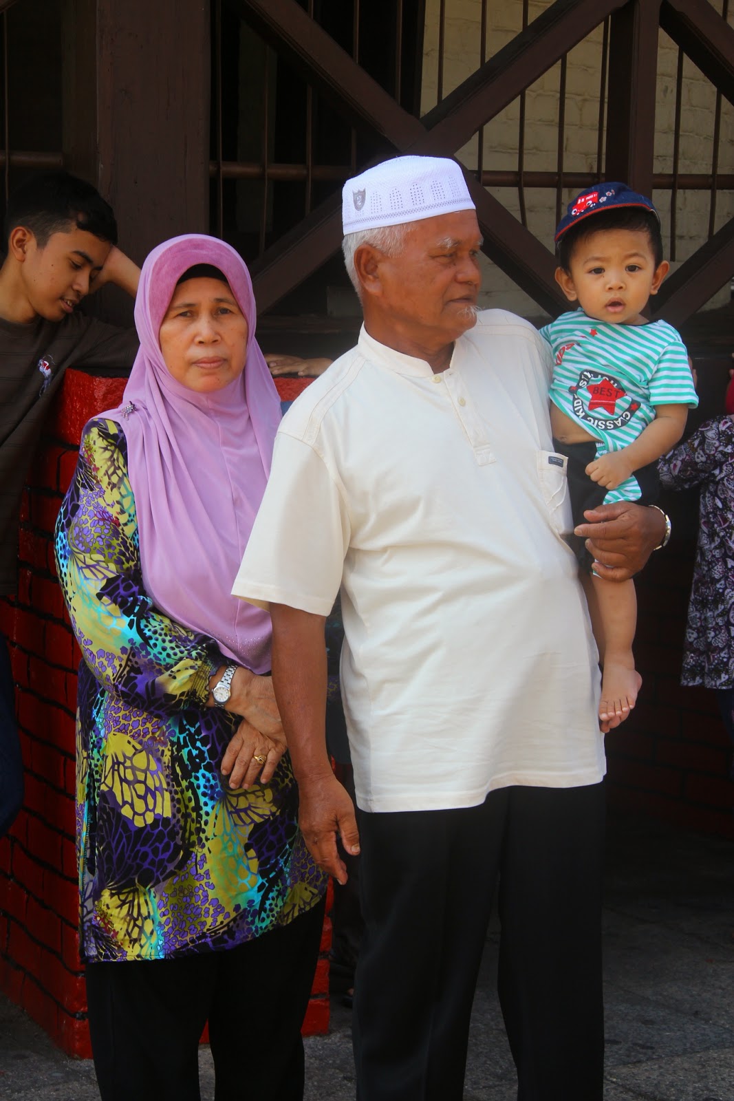 Nenek, Atuk dan Hafiz Nenek, Atuk dan Hafiz