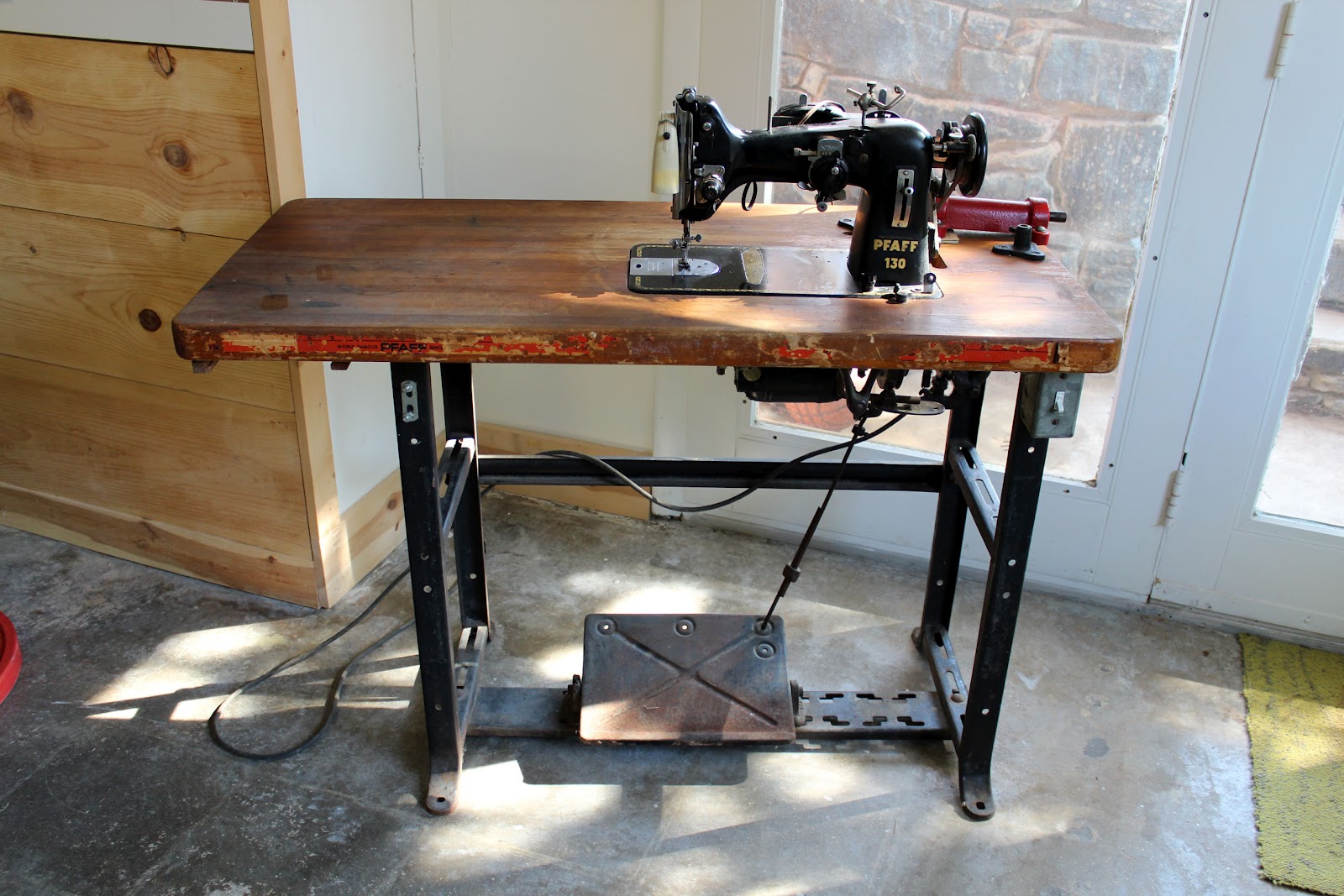 A Sewing Life: Pfaff 130 in an Industrial Table
