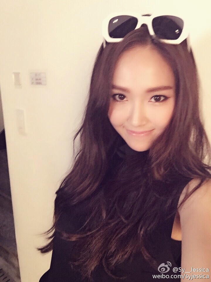 Wonderful Generation: Jessica Jung greets fans with her gorgeous SelCa