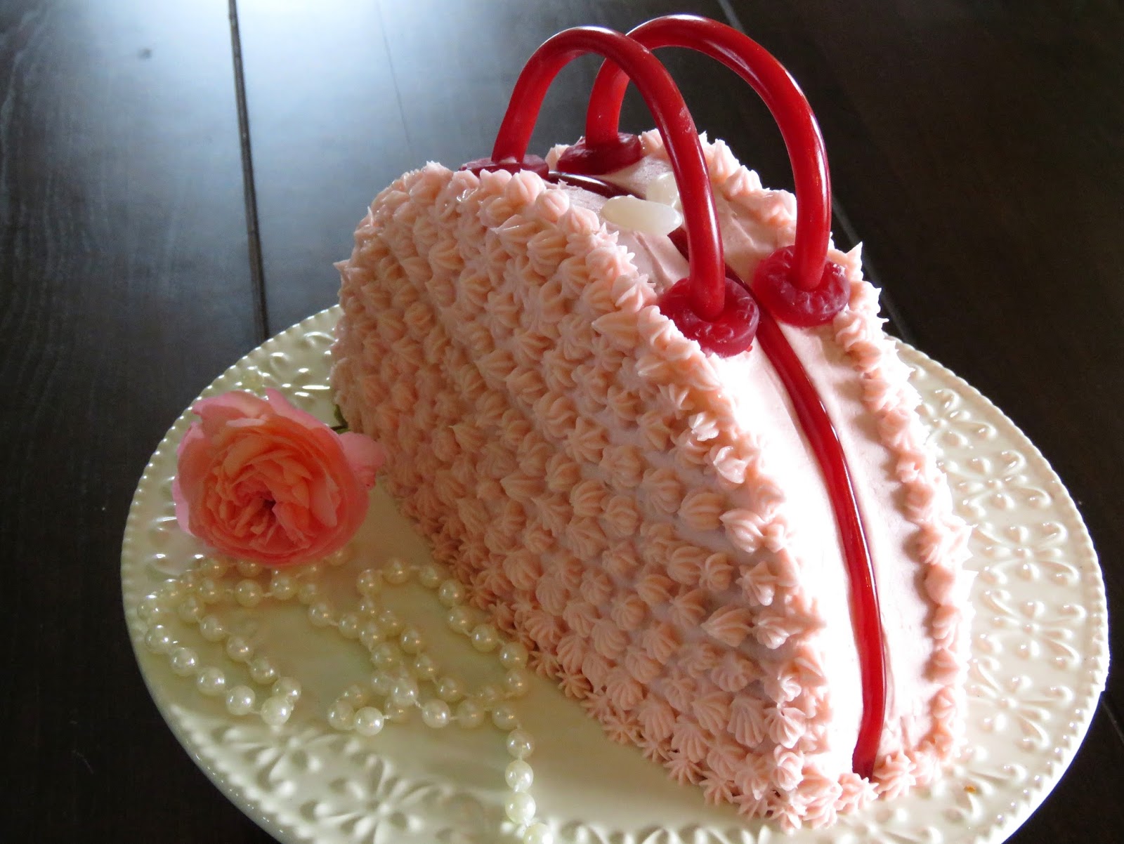 Mennonite Girls Can Cook: Purse Cake ~ Simple White Cake