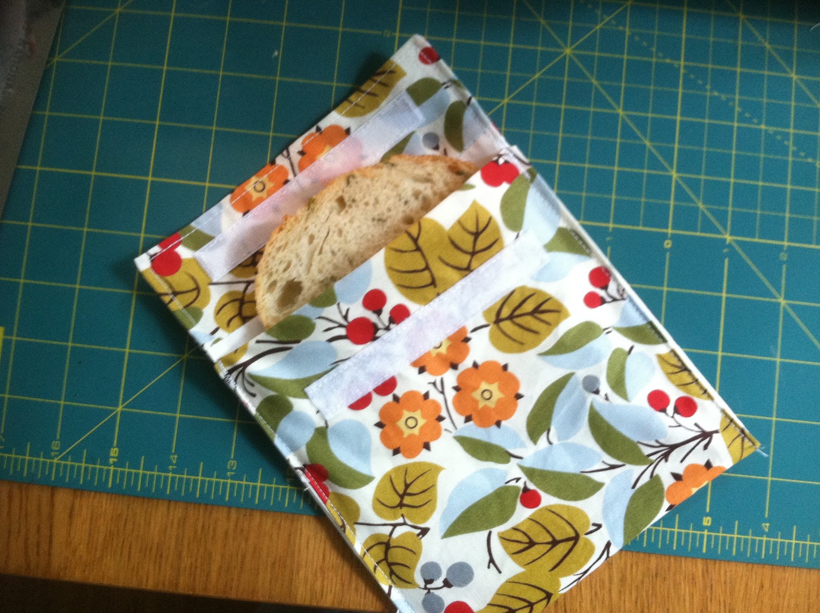 She Plays With String Reusable sandwich bags...