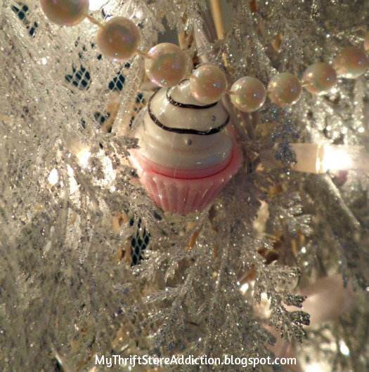 Cupcake Christmas ornament