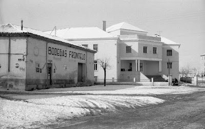 Bodegas Frontelo junto a la entrada del cuartel de los Legionarios leganes bn IX abuelohara-fotos de juan calles1