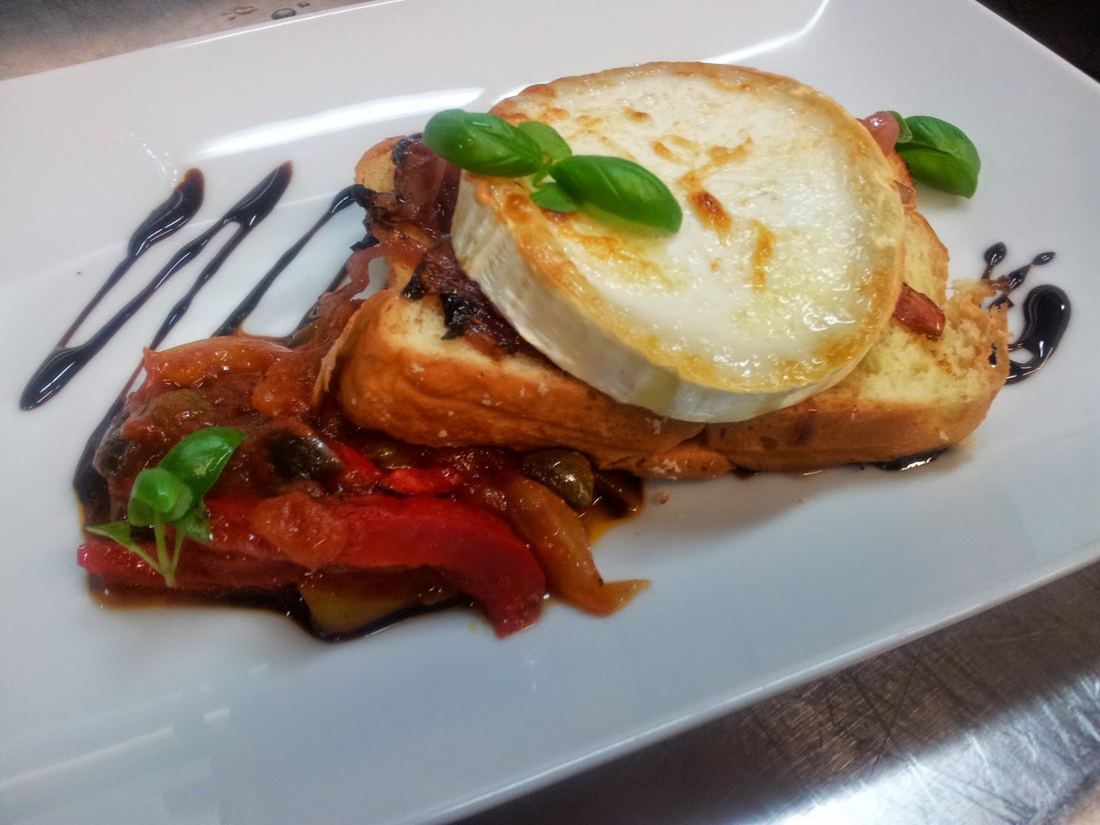 Food & pictures Grilled goat's cheese