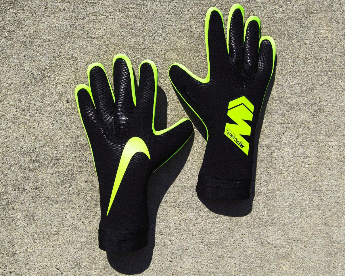 nike mercurial goalkeeper gloves size 7