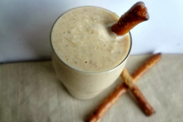 Honey and Pretzel Peanut Butter Smoothie Honey and Pretzel Peanut Butter Smoothie