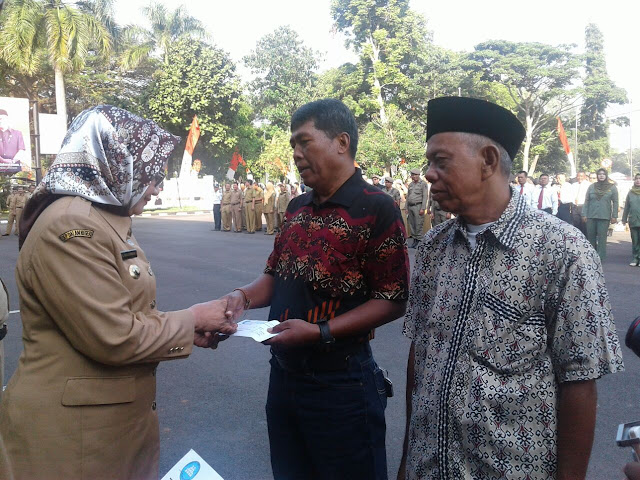 Apel Pagi dan Pemberian Katineung Untuk ASN Apel Pagi dan Pemberian Katineung Untuk ASN