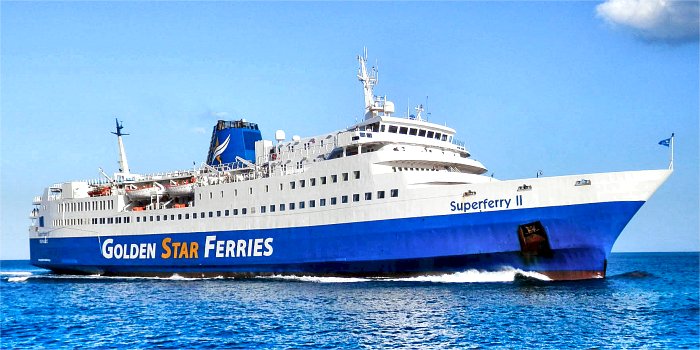 Raggiungere Andros, isola della Grecia, con traghetto e aereo