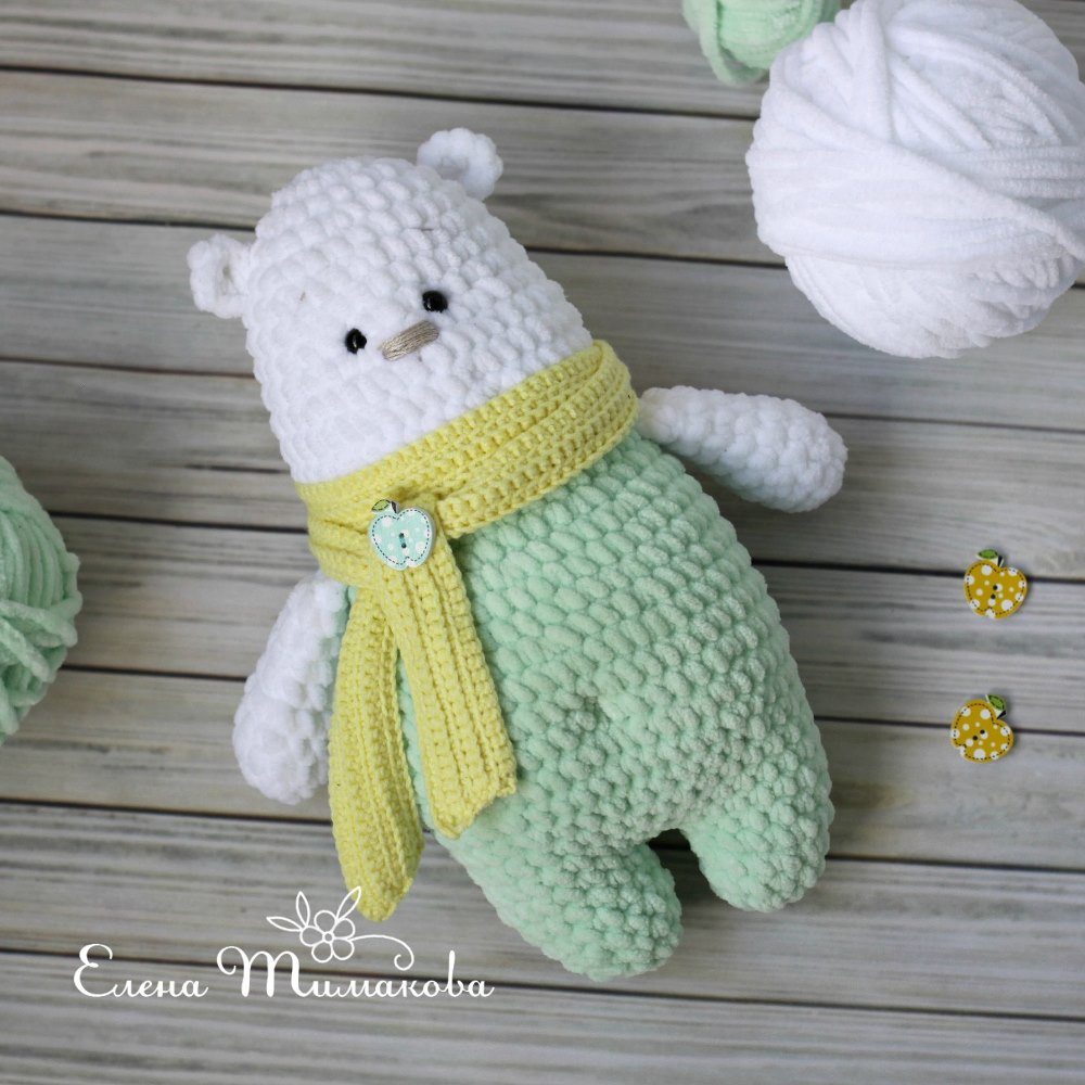 Crochet bear amigurumi