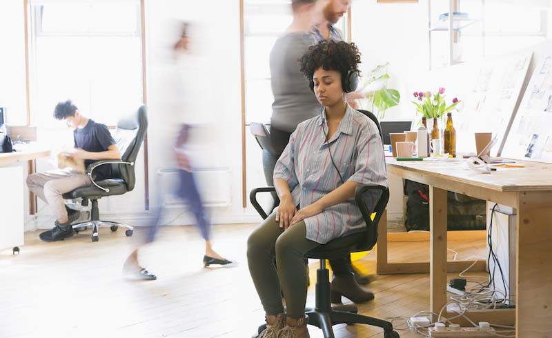 5 tips for quieting your mind when your thoughts won’t shut the heck up