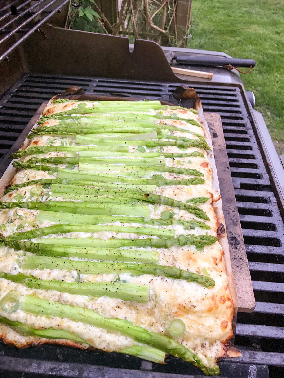 Chili and love Pizza bianco agli asparagi