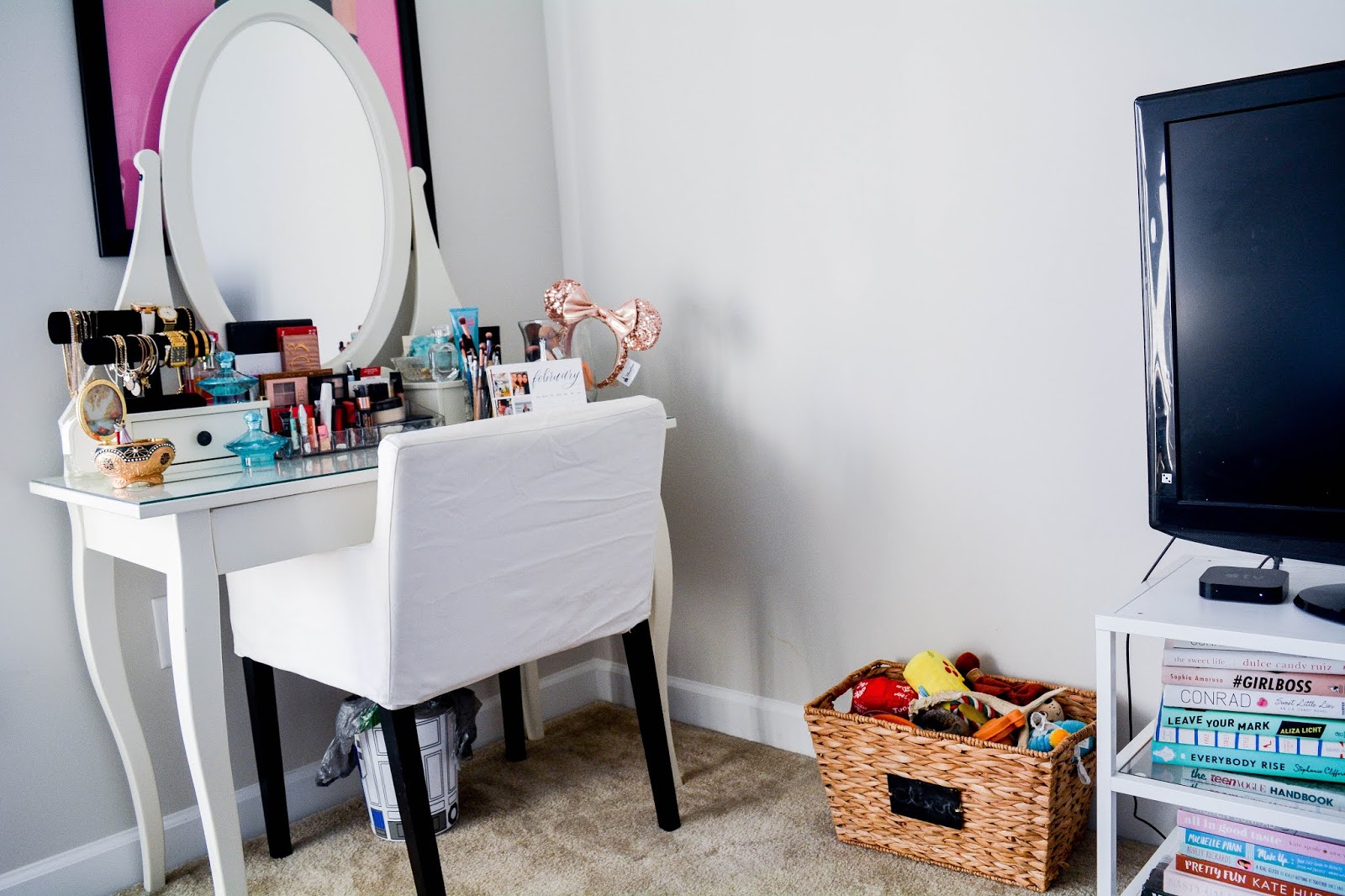 Falls Church Apartment Tour: Bedroom, Bathroom & Closet Falls Church Apartment Tour: Bedroom, Bathroom & Closet