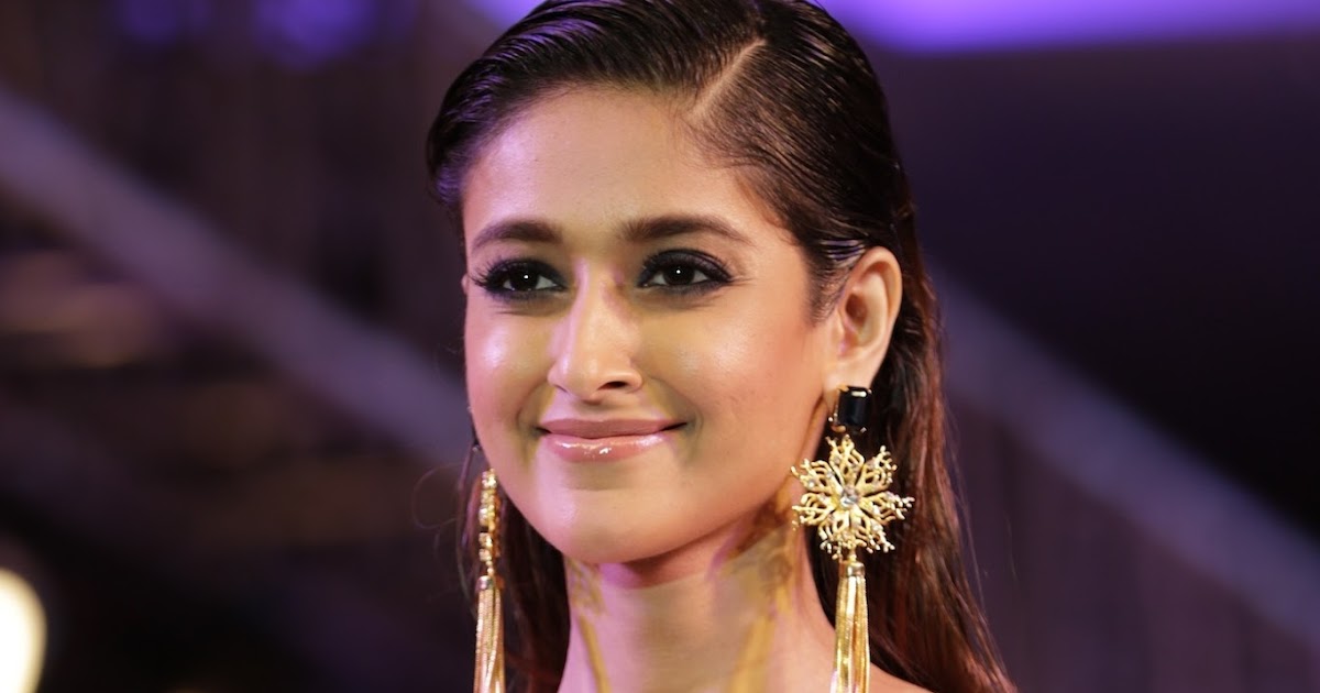 High Quality Bollywood Celebrity Pictures Ileana D Cruz Looks Super Sexy As She Walk Ramp For