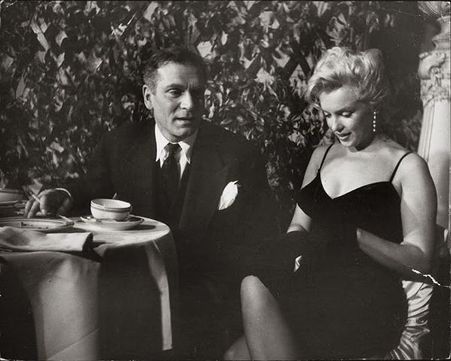 Marilyn Monroe & Laurence Olivier at a Press Conference at the Plaza ...