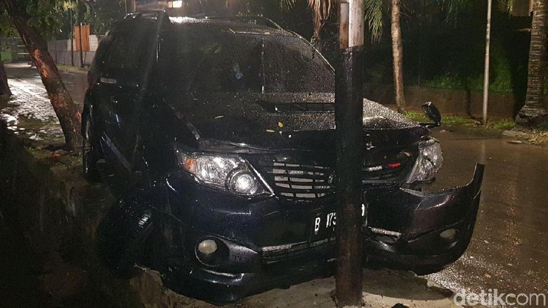 Setya Novanto Kecelakaan dengan Fortuner, Ini Kata Toyota Setya Novanto Kecelakaan dengan Fortuner, Ini Kata Toyota