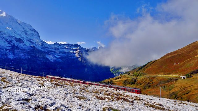 不管是從Lauterbrunnen或從Grindelwald來的旅客都須在Kleine Scheidegg換車登少女峰