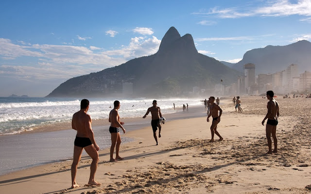 Bãi biển Ipanema ở Rio De Janeiro Brazil