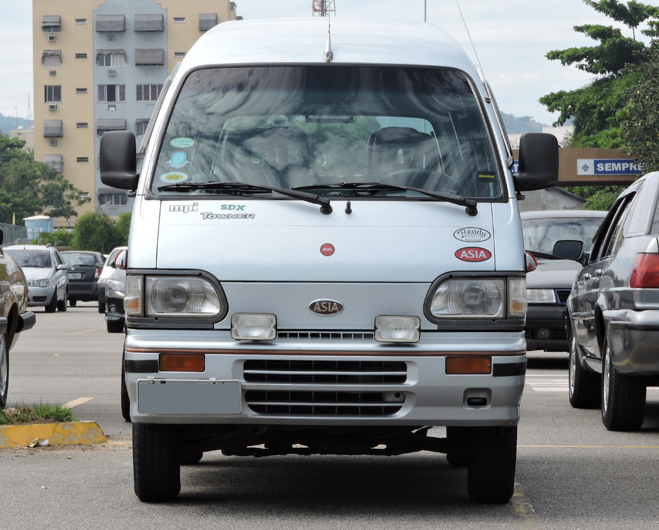Carros Coreanos Asia Towner Pequena notável