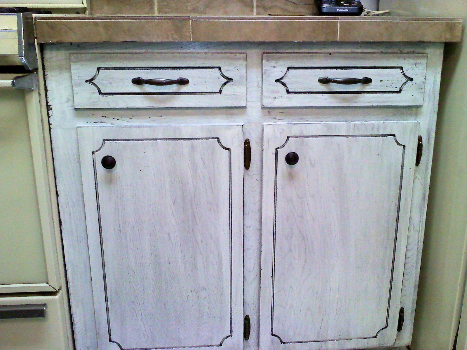 Women Painters Get The Job Done Right!: Antiquing Kitchen Cabinets