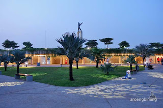 monumen pembebasan irian barat