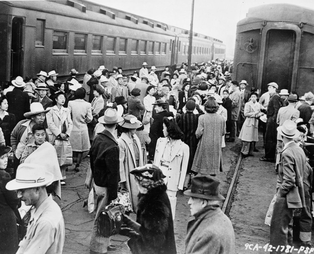 Japanese Relocation During WWII 30 Heartbreaking Photos of Japanese