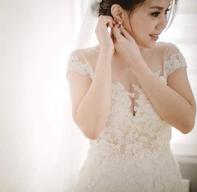 wedding gown lace