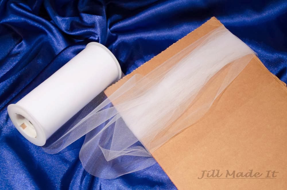 Jill Made It "I'm Dreaming of a White Christmas" Tulle Wreath Tutorial