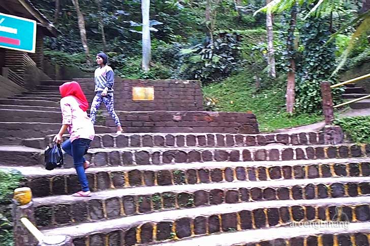 air terjun jumog karanganyar