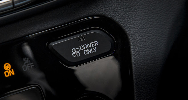 Hyundai Ioniq Hybrid driver-only ventilation button
