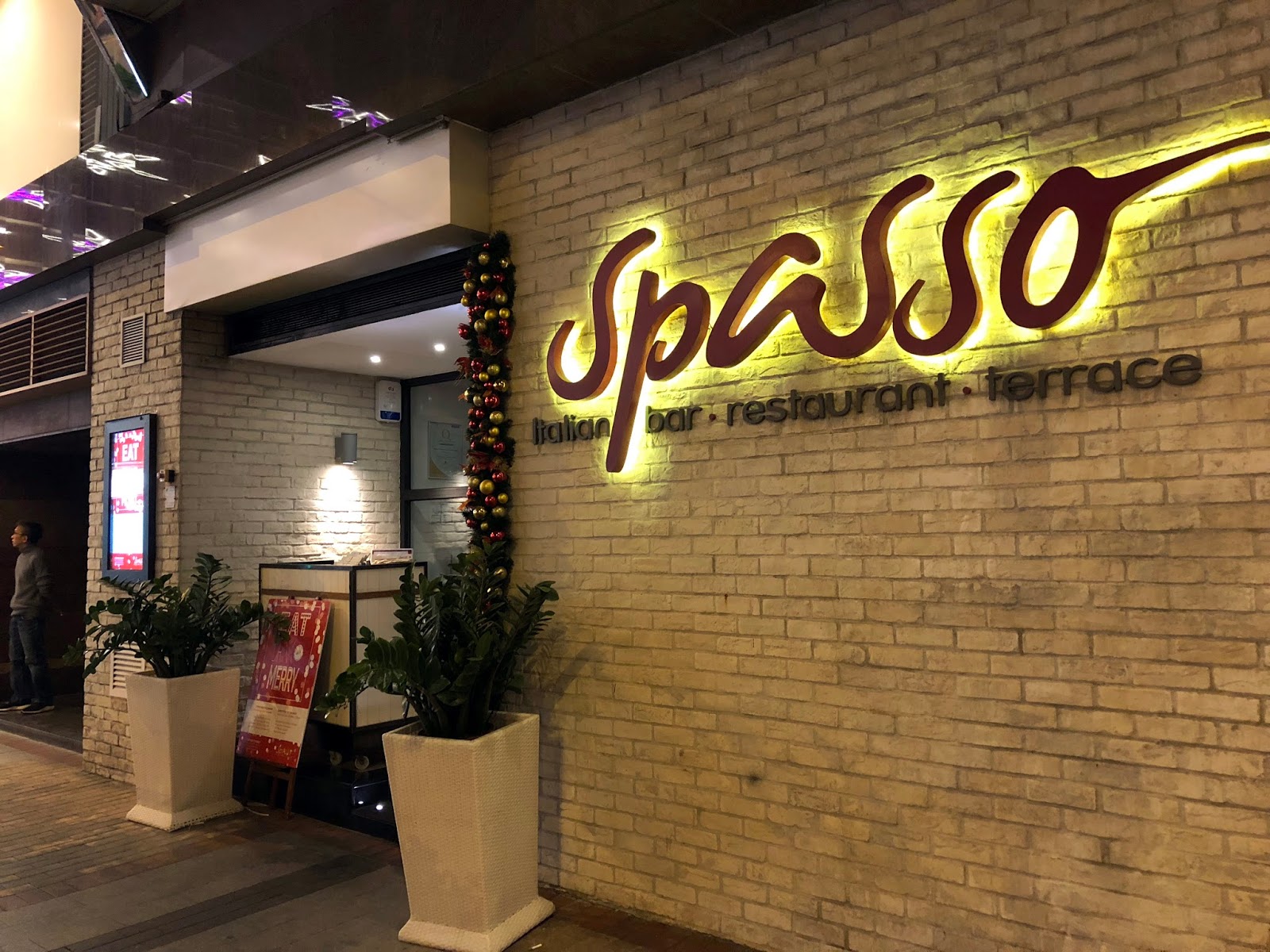 Spasso Italian Bar Restaurant (Hong Kong, CHINA) ★★☆☆☆ A traveling