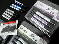 Des promarkers Violets, Verts, Bleus et gris promarkers violets, verts, bleus et gris