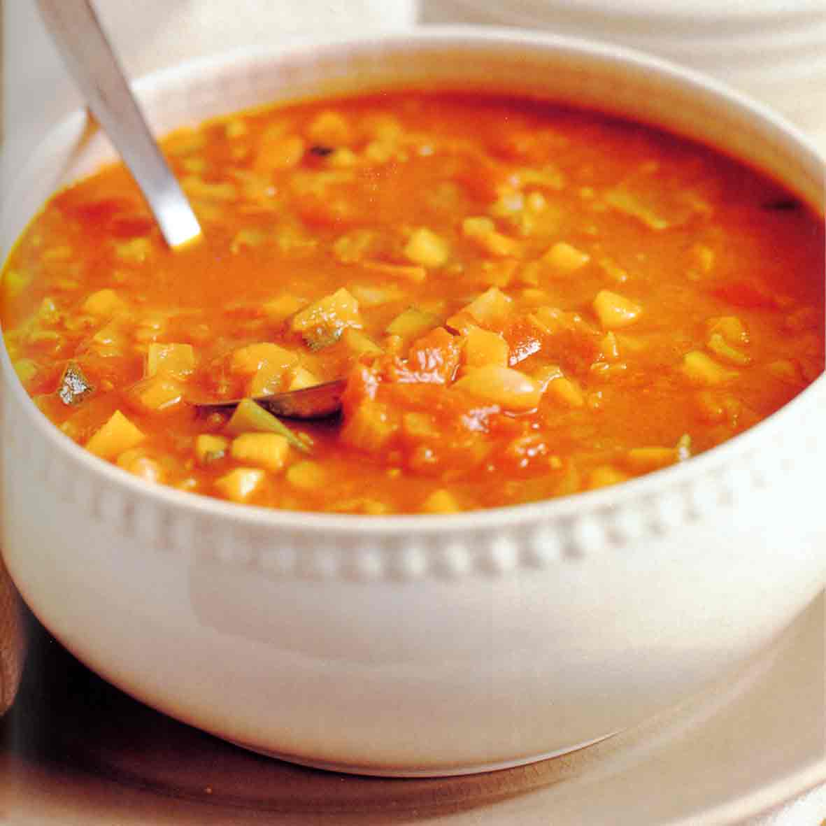 Рецепты первых блюд для диабетиков. Суп минестроне. Овощной суп минестроне. Густой наваристый суп. Минестроне с рисом.