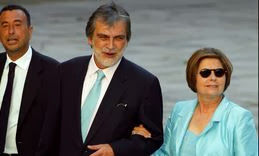 Tina Sáinz, con José Luis Garci y Luis Mariñas, en la boda de la hija de Aznar