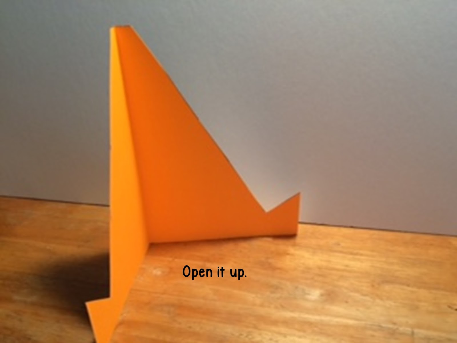 Growing Grade by Grade Make A Tabletop Easel Quick, Cheap, Easy!