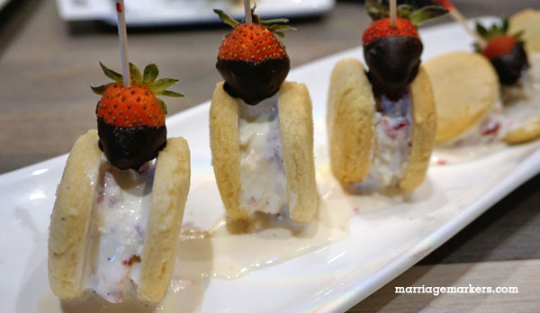 Vikings Buffet Bacolod - Vikings Luxury Buffet new dishes - Bacolod restaurant - Bacolod blogger - Vikings chefs - desserts - strawberry shortcake ice cream sandwich