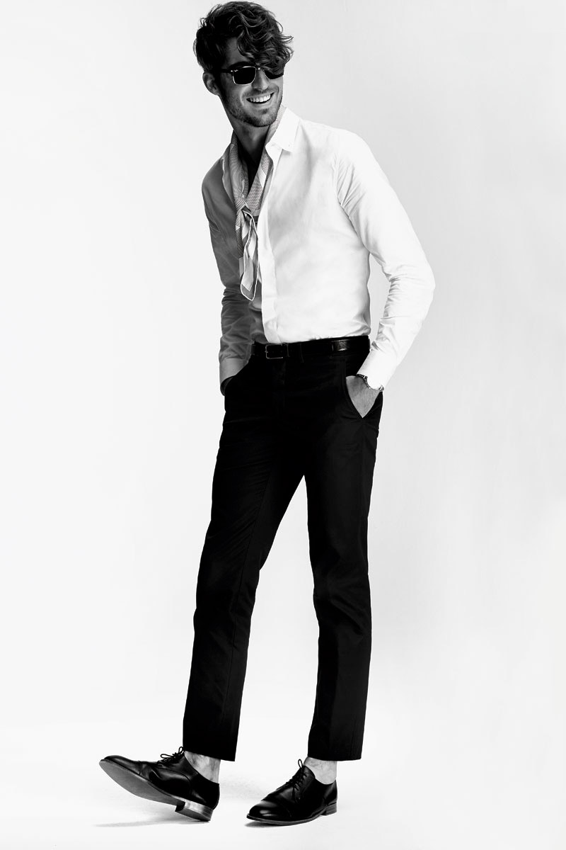 place weight to the back foot for angle for full body pictures