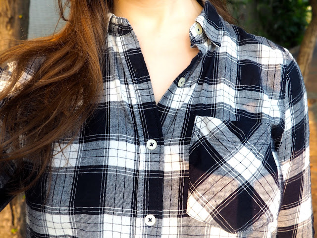 Classic Flannel | outfit close up details of blue and white checked shirt collar