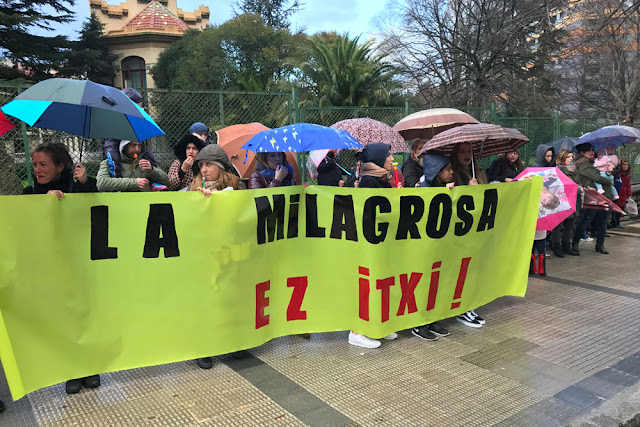 Protesta de escolares, familias y trabajadores del colegio La Milagrosa