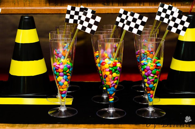 http://www.estou-crescendo.com/2016/08/festa-carros-da-disney-decoracao-para.html