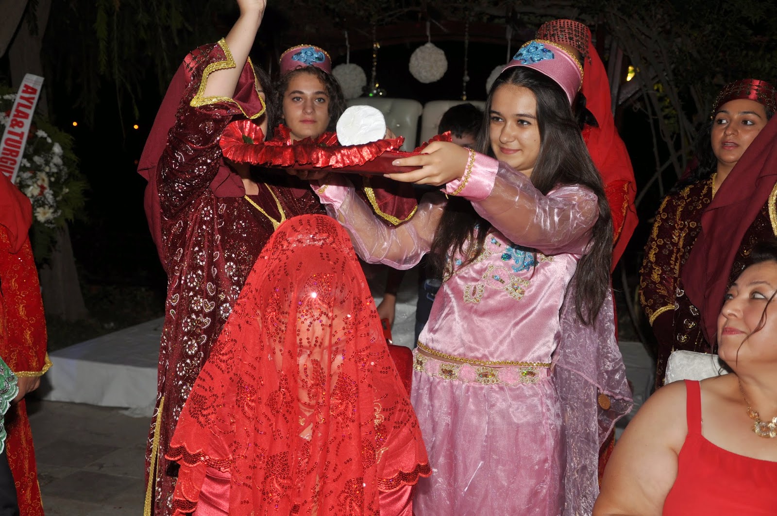 Kına Gecesi Nasıl Olur Kına Gecesi Nasıl Olur